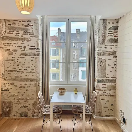 Wonderhost, Bois Et Pierre En Coeur De Apartment